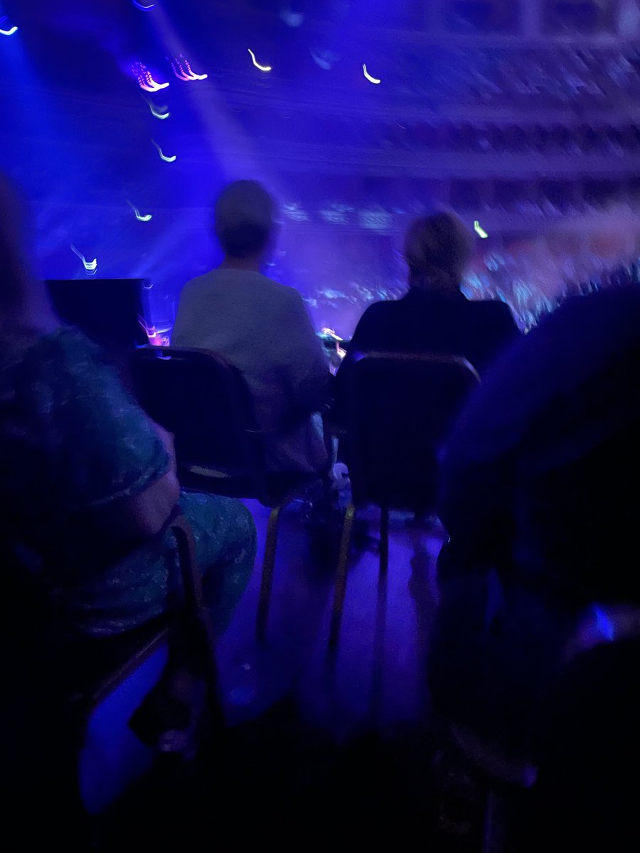 PageSimone's tweet photo. This is how much you get to see of the stage watching ⁦@GregoryPorter⁩ at ⁦@RoyalAlbertHall⁩ - seriously? Is this the most support and generosity you can muster? Thanks for making disabled lives so inclusive. https://t.co/55mxsEmJxQ