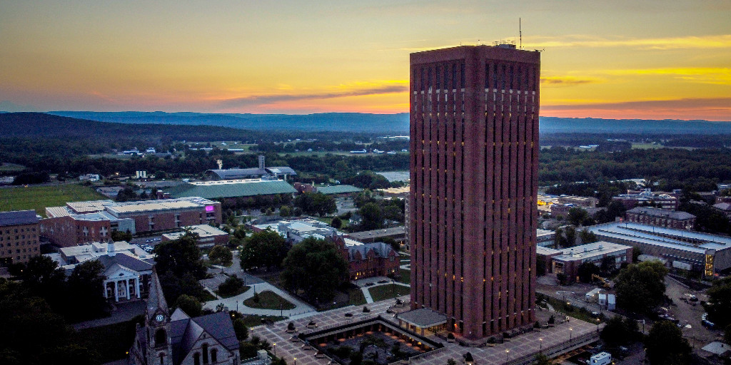 UMassAmherst's tweet image. A good sunset on a good day. #BeRevolutionary