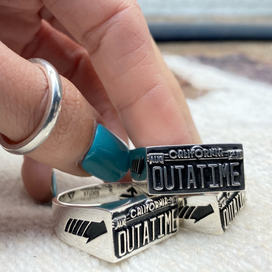 HanCholoDesigns's tweet image. Get your OUTATIME ring live on our website 🔥

#BacktotheFuture #BTTF #Outatime #Jewelry