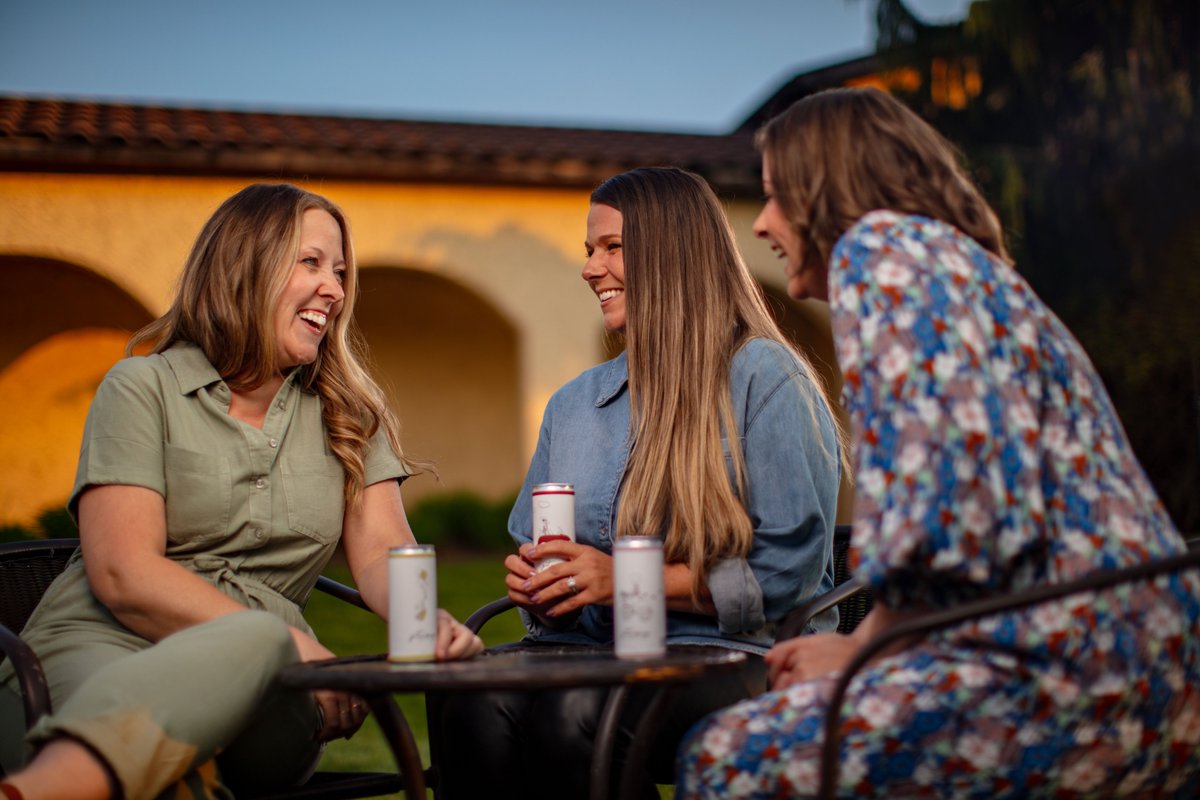 Let the holiday weekend begin! Grab a 4-pack (or 2!) of Getway White, Red, or Rosé for wherever your weekend takes you.... great for getaways near or far!