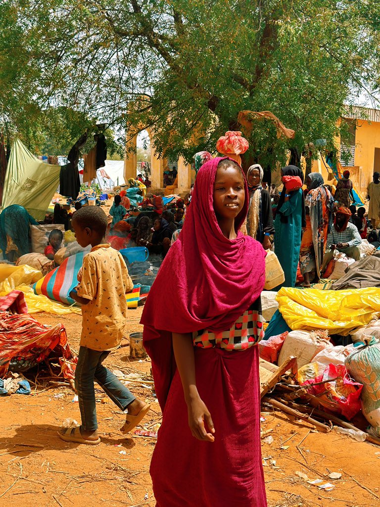 MYattara's tweet photo. "Un réfugié quitte sa patrie par nécessité, pas par choix. Il fuit la guerre, la persécution et le désespoir, cherchant un lieu où l'espoir et la dignité peuvent renaître."

📍 Adré,Tchad 🇹🇩 

@CiaudCanada @UnhcrTchad @UNICEFChad https://t.co/686gA3ODs0