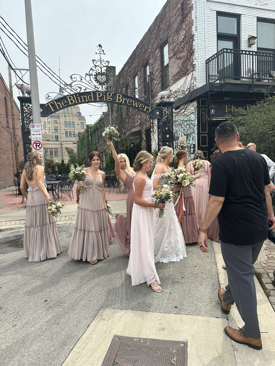experience_cu's tweet image. It’s not often we get to witness wedding photography right outside our office at @BlindPigBrewing’s Beer Garden! 💍👰🏼‍♀️📸