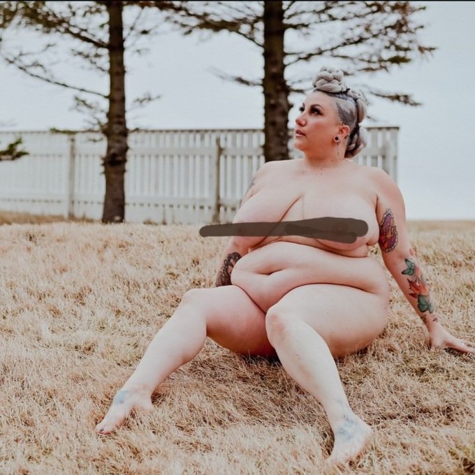 I'm right at home in Iceland #curves https://t.co/A88bJCp2P7<a href="/tag/curves"class="tags">#curves</a>