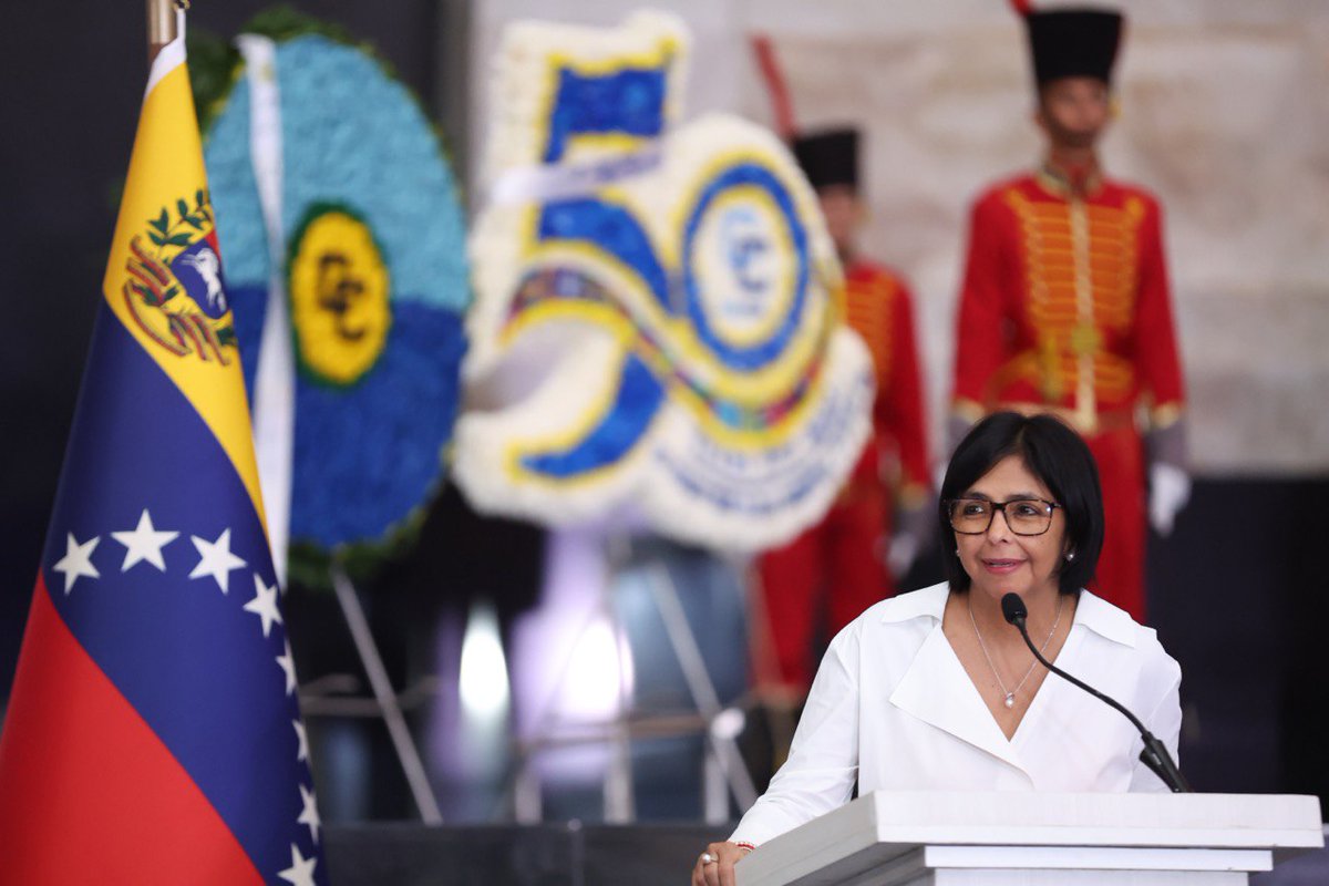 #MásTemprano || Vicepdta. <a href="/delcyrodriguezv/">Delcy Rodríguez</a>: Quiero en nombre del Pdte. <a href="/NicolasMaduro/">Nicolás Maduro</a>, agradecerles porque sé que han tenido toda una semana de simposios, de exposiciones, tuvimos también acá el encuentro de los ministros de ciencia y tecnología de la CELAC.

#30Jun