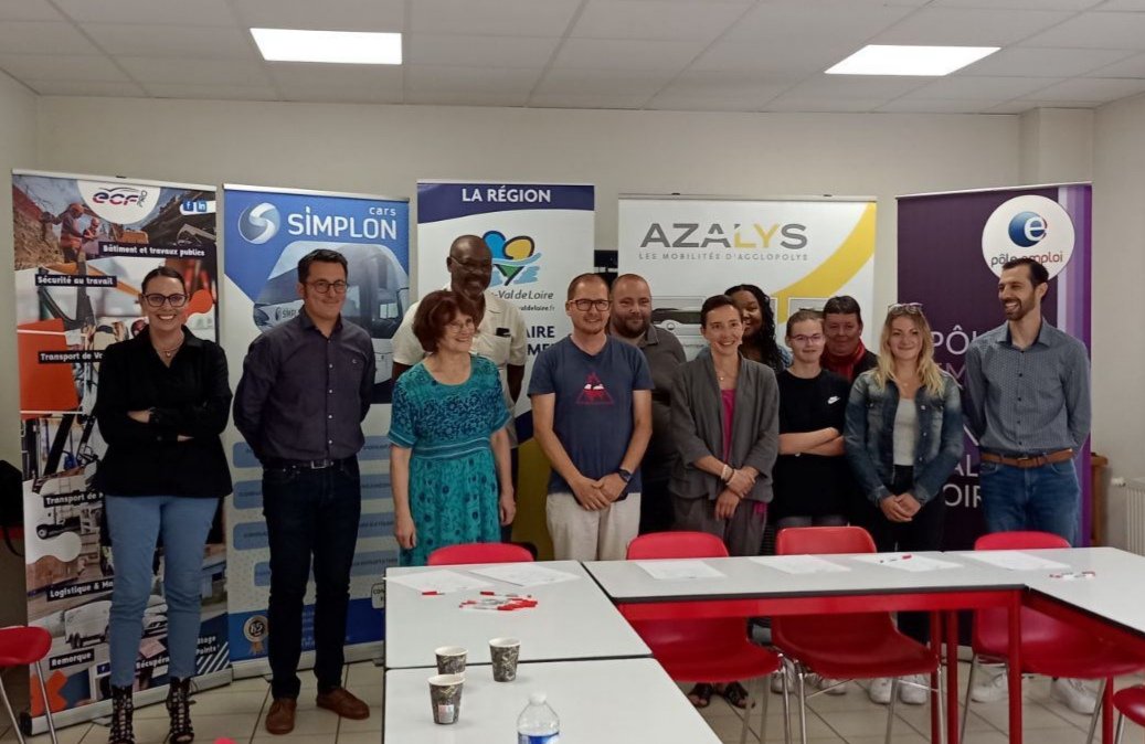 Aujourd'hui signature d'1 DEFI 🚌 conducteur de transport en commun avec les entreprises #Kéolis et #Simplon à @ECF pour 7 stagiaires très motivés ! 👏👏#AvecPoleEmploi <a href="/RCValdeLoire/">Région Centre-Val de Loire</a> <a href="/MLduBlaisois/">MISSION LOCALE BLOIS</a>
@poleemploi_RCVL <a href="/AlineKuntz41/">Aline Kuntz</a>