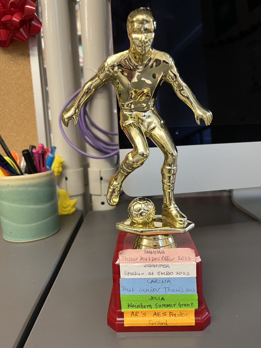 New <a href="/CarvillLab/">Gemma Carvill, PhD</a> tradition, do something cool, get your name added to the trophy 🏆. way to go <a href="/HC_Happ/">Hannah Happ</a> <a href="/jen_z_cheng/">Jennifer Cheng</a> <a href="/CGBiar/">Carina Biar</a> <a href="/Aish__Ram/">Aishwarya Ramamurthy</a> Julia (not on Twitter…yet 😏). Will post periodic updates.