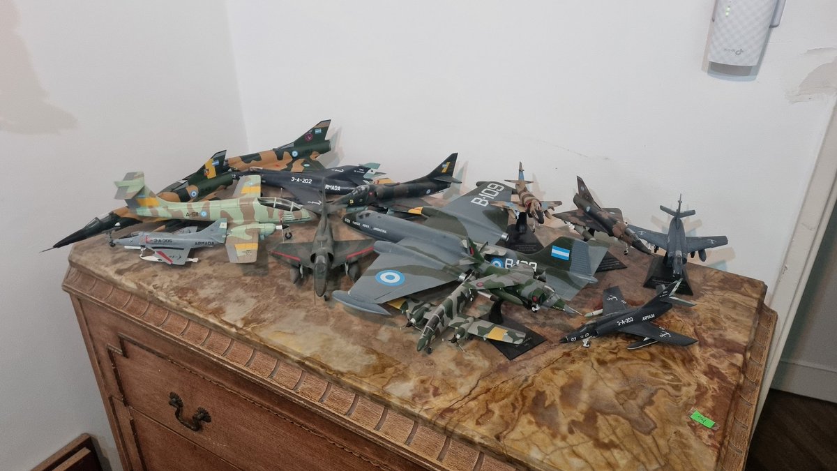 Mi colección Malvinas 😊
#Argentina #fuerzaaereaargentina #guerrademalvinas #pucara #skyhawk #Mirage #Argentina #baccanberra #superetendard #armadaargentina #scalemodelling #plasticmodelling