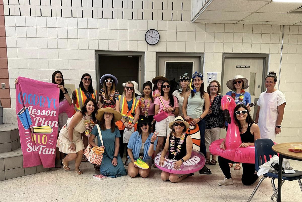 MsNardi1's tweet photo. Beyond grateful to have been apart of this amazing community this year. Thank you, @StTimothyHCDSB , for an unforgettable year ❤️🔥 https://t.co/VARSxcqmEF