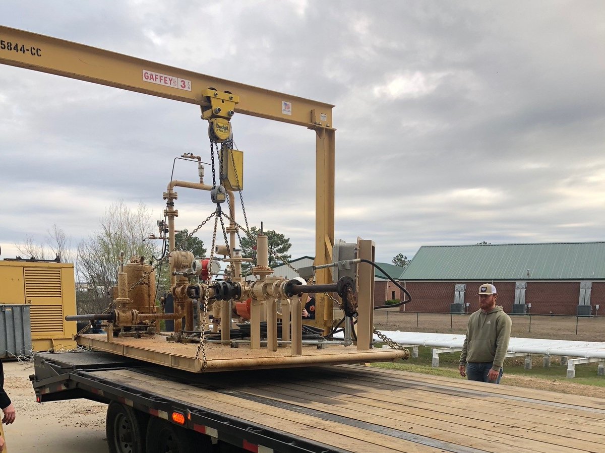 Kinder Morgan recently donated a LACT Unit to @OSUIT: Natural Gas Unit at the Chesapeake Energy natural Gas Compression Training Center. It was shipped down from our North Dakota facility so students can train on real equipment prior to obtaining their degree. https://t.co/gjlRnUSBCV