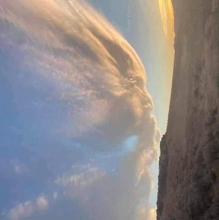 Beautiful pic - the sky kissing the earth