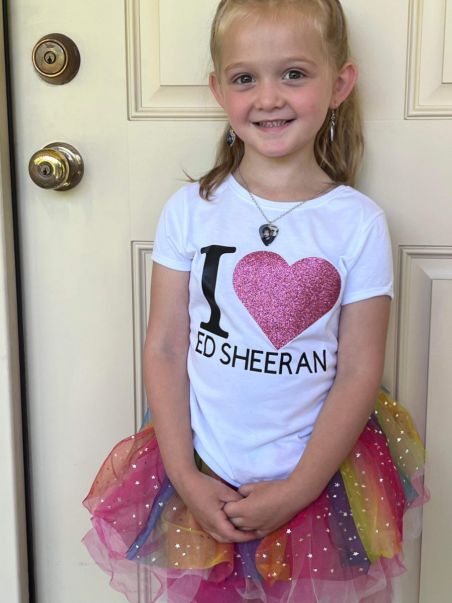 dakemabesemer's tweet photo. @edsheeran Charlotte is celebrating her 6th birthday at the concert in Boston at Gillette Stadium tonight!!! She is beyond excited to see you in person &amp; she’d be so surprised if you sang her Happy Birthday!!! #edsheeransbiggestsixyearoldfan
#EdSheeran https://t.co/4qAMSyQiQT