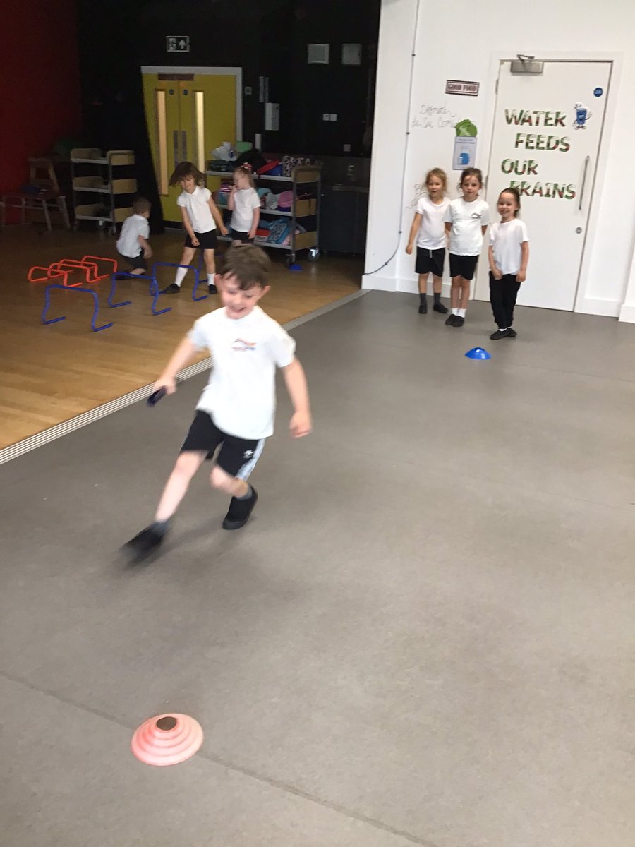 Reception_LM's tweet photo. We LOVE our PE sessions! ☺️ ❤️ 💫 https://t.co/Q2mYdimhI3