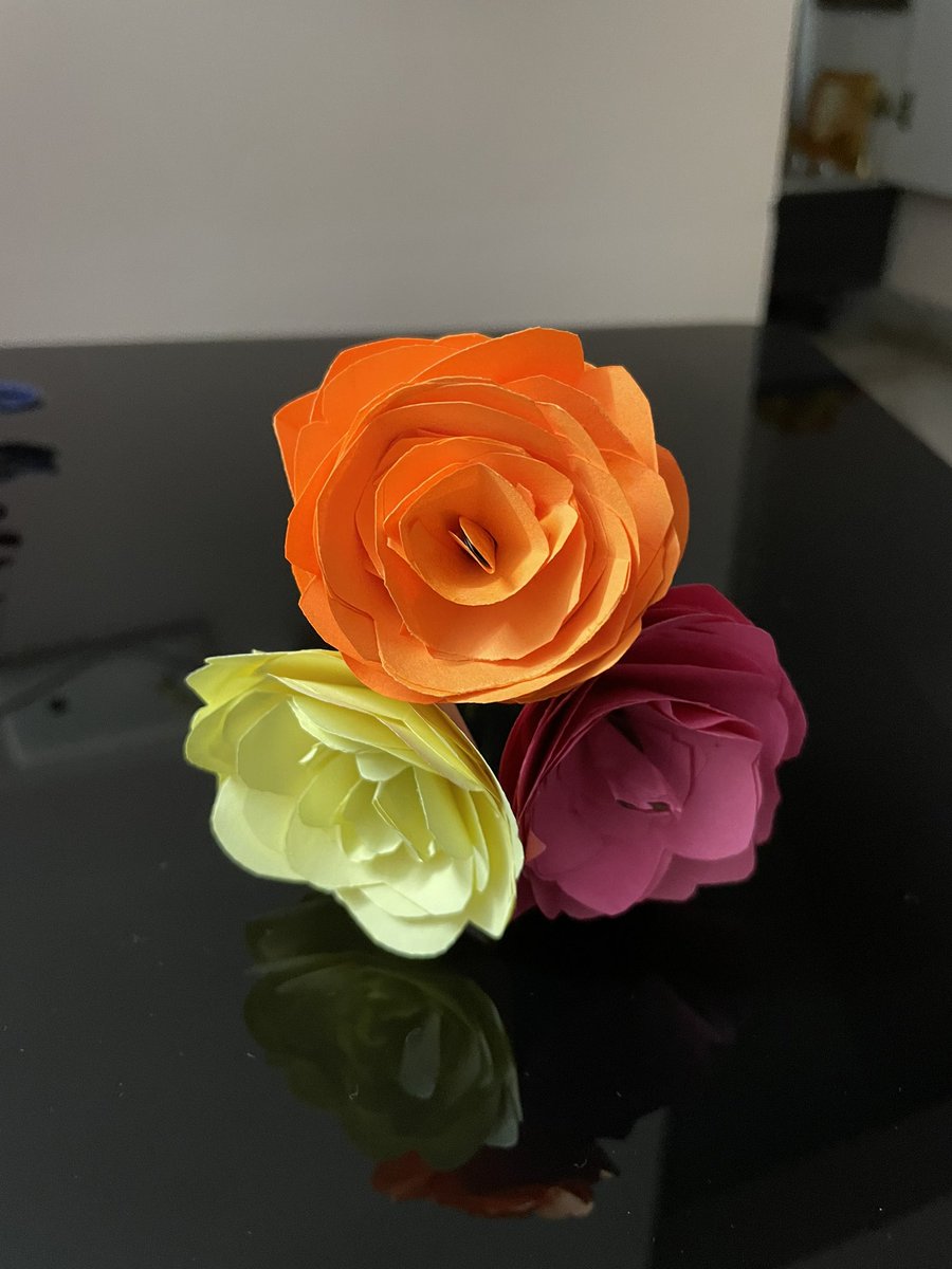 ursrishi7's tweet image. Daughter demand for School 👸 
Dad struggle to finish it up 👻

#PaperFlowers 

Time taken 11.30pm to 1.30am 🫣

First time made 

Like👍🏻 Share 🫶 Comment ✍🏻