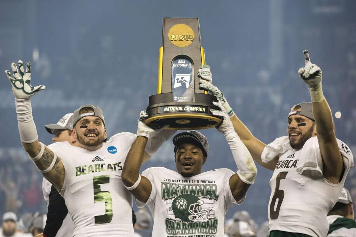 after a great conversation with <a href="/zmart_15/">Zach Martin</a> i am blessed to receive an offer from northwest missouri state 🟢⚪️  <a href="/OJsimpso32/">OJ Simpson</a> <a href="/CoachWilmes25/">Coach Alan Wilmes</a> <a href="/JaguarsBss/">Blue Springs South Football</a>
