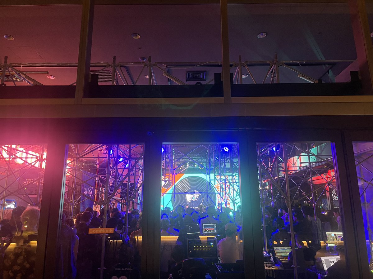konomachisuki's tweet photo. PARCO50周年イベント✨
大トリGONNOさん✨
マジでカッコよかった✨
音が最高に気持ちよかった✨
体が音を聴いて楽しんでる感じがして
最後めっちゃ気分上がった✨
素敵な時間を提供してくれた
PARCOに心から感謝✨
#GONNO
#山口一郎
#Licaxxx
#渋谷PARCO50周年おめでとう https://t.co/mnxDR9ueOa