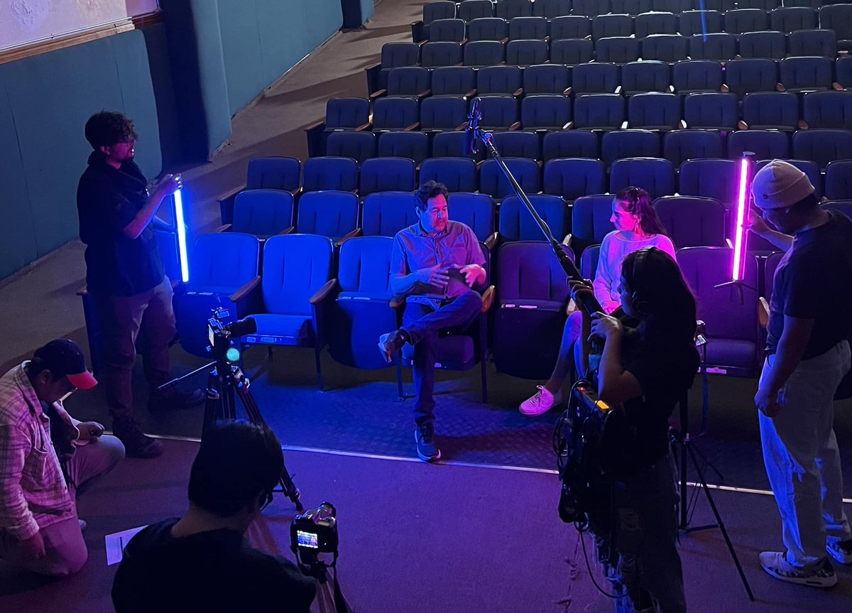 Esto es hoy viernes, 8:00pm. Cap 1 de #Cinecreadores Semblanza a una vida en el cine como AD y realizador con transmisión de algunos trabajos, por YouTube. Gracias @Cinemaedu de Puebla, Gio Diaz <a href="/ArturoTay/">Arturo Tay</a>  
Ivan Conrtreras de <a href="/cinemateca_pue/">Cinemateca Luis Buñuel</a>  Link 👇.
youtu.be/nVREwkMfick