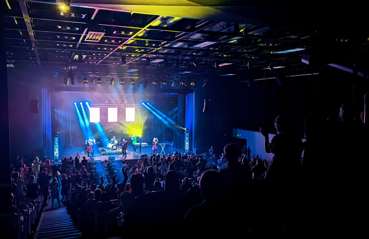 We're going to need a bigger dancefloor...😆 <a href="/80sLIVETour/">80s LIVE</a> #Skegvegas knows how to party 👏🪩🎉 <a href="/EmbassySkegness/">Embassy Theatre, Skegness</a> <a href="/Entertainers_UK/">Entertainers</a>