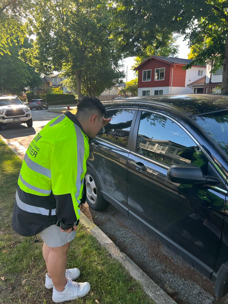 KOMCPC's tweet photo. ***STOLEN VEHICLE FOUND BY KOM CPC VOLUNTEERS*** ⚠️🚘
The #KOM team have done it again! While out on #patrol in #Marpole they came across a stolen vehicle. 🫡
They quickly contacted #VPD who came and took over the situation. 👮♀️🚔
This is #VanCommunityPolicing! 🤗🫶 https://t.co/sZ3KRM61cM