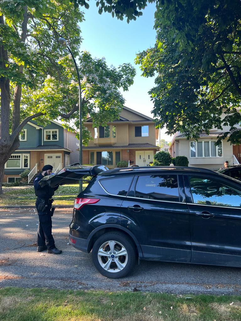 KOMCPC's tweet photo. ***STOLEN VEHICLE FOUND BY KOM CPC VOLUNTEERS*** ⚠️🚘
The #KOM team have done it again! While out on #patrol in #Marpole they came across a stolen vehicle. 🫡
They quickly contacted #VPD who came and took over the situation. 👮♀️🚔
This is #VanCommunityPolicing! 🤗🫶 https://t.co/sZ3KRM61cM