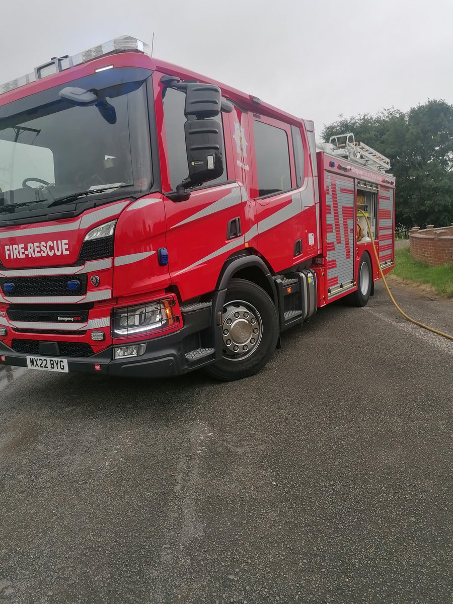 Just after 1800 we were 📟 by <a href="/SFRS_Control/">SFRS Control</a> to a vehicle fire at the rear of The Raven Inn, Heath Rd, Whitchurch. Engine compartment of one vehicle fully involved in fire. 2 BA and 1 HRJ used to extinguishing. 🚘🔥🚒🧯#oncall #whitchurch