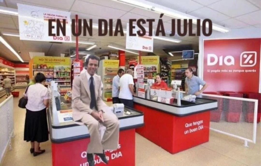 afroditadisco's tweet photo. #DesmadreJunio 

Julioooooo, te sentimos https://t.co/kfYN7i9Eci
