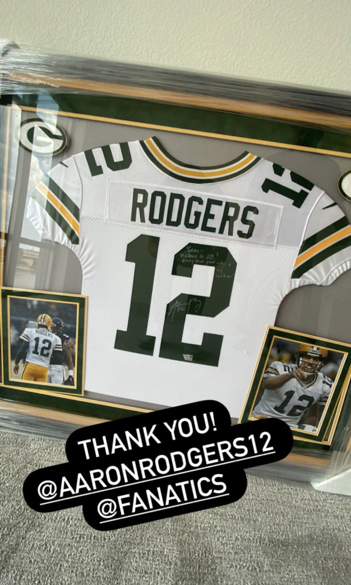 Kyle Malzhan on X: 'Aaron Rodgers sent #Packers rookie QB Sean Clifford an autographed  jersey that says: “Welcome to GB!” & also, “Enjoy my locker!” 