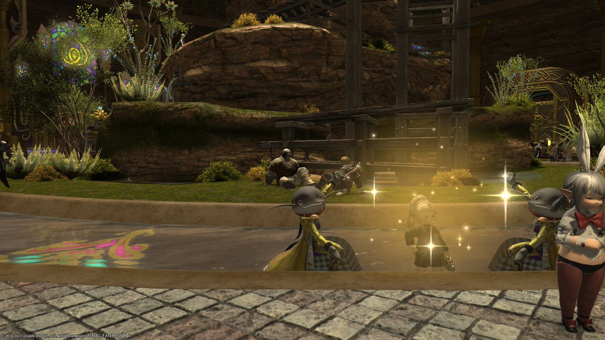 only_feesh's tweet image. angled photos! 
#ffxiv #ffxivscreenshot #feesh #namazu #goldenfeesh #only_feesh