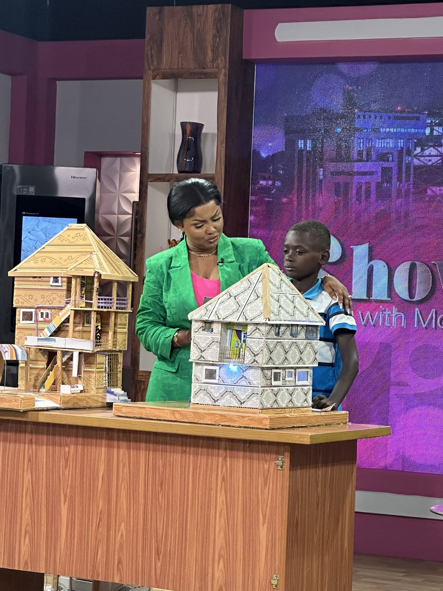 It’s truly heartwarming to see Nana Ama Mcbrown spending time with a young architect on her show. It emphasizes the importance of using our platforms to empower children and nurture their talents. #TheBlogger 📸 Kobby Kyei