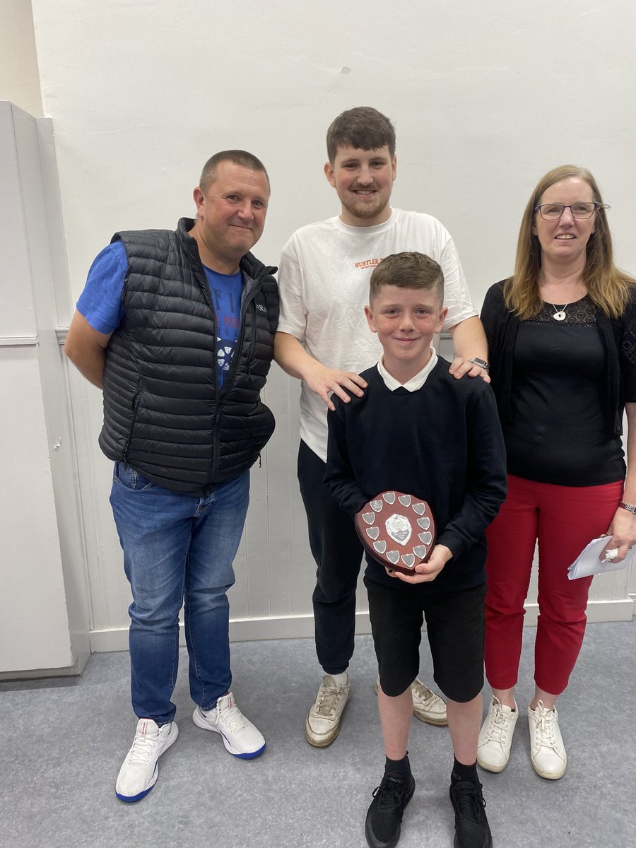 Congratulations to Nathan who won the inaugural ‘Scott Tutin Sports Memorial Award’ presented by Scott’s younger brother George. Well done 👏🏻