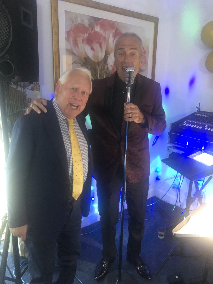 Great to visit Sundridge Court and meet residents and staff as they celebrate Care Home Open Week - and to catch up with my old friend the great ⁦@NeillTully⁩ - Bromley’s answer to Frank Sinatra!