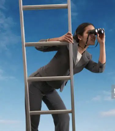 Ella from the other villa 24/7 when she spots Tyrique chatting to another girl.

#LoveIsland