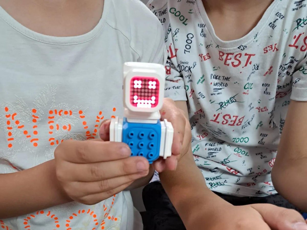 cubroid's tweet photo. Give your child a head start in coding and STEM with @Cubroid! We will provide a fun and interactive way to learn coding and teach skills.
#Robotics #STEM #codingblocks #STEAMFun #kidseducation #teachers #learn #play #funlearning #EdTechRevolution #Makeblock #Creativity #Innovation #Imagination