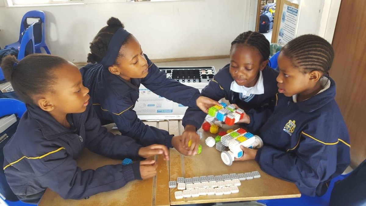 cubroid's tweet photo. Give your child a head start in coding and STEM with @Cubroid! We will provide a fun and interactive way to learn coding and teach skills.
#Robotics #STEM #codingblocks #STEAMFun #kidseducation #teachers #learn #play #funlearning #EdTechRevolution #Makeblock #Creativity #Innovation #Imagination