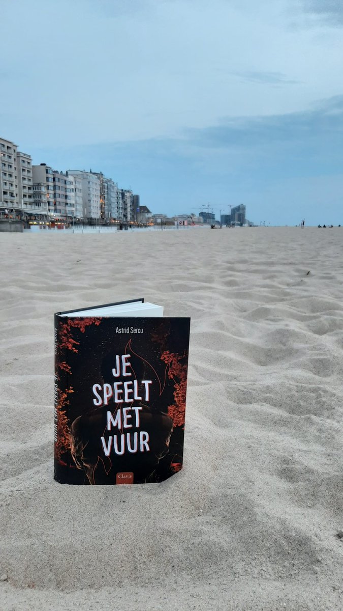 AstridSercu's tweet photo. Mijn derde jeugdboek, ´Je speelt met vuur´, is nu overal te koop! 🔥 https://t.co/fO8u72QKli