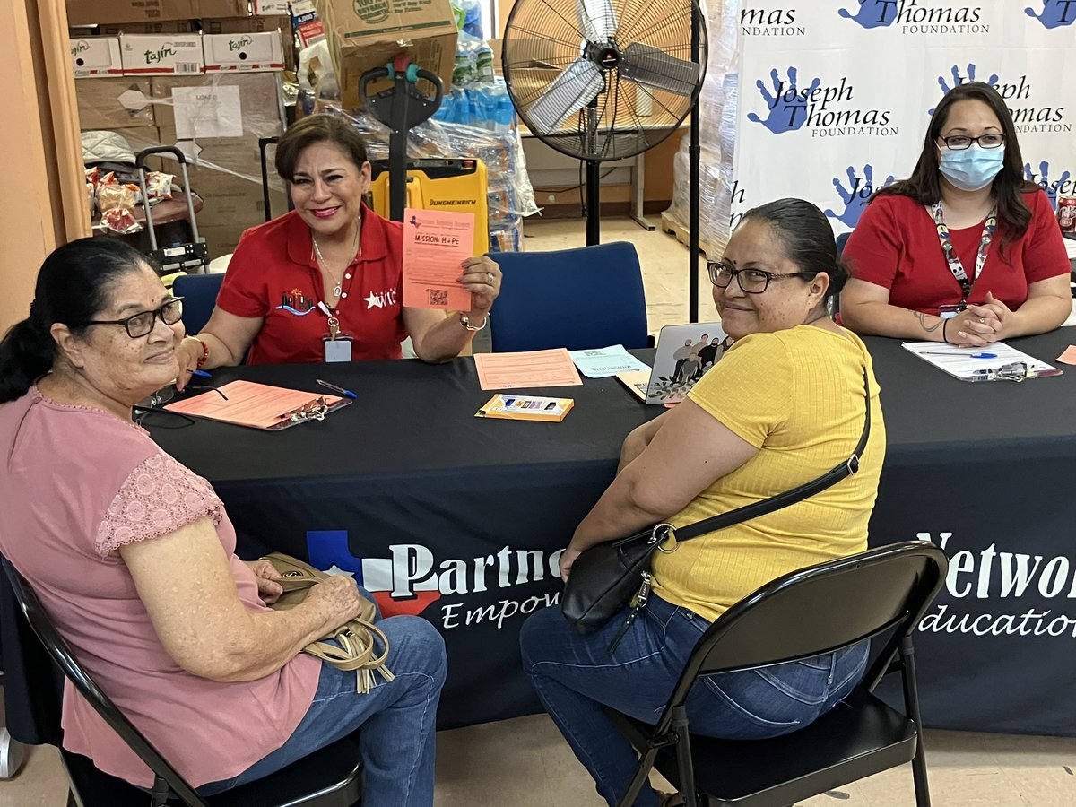 PalomaVV_Mx's tweet photo. @ConsulMexDelRio invitó a la Fundación Joseph Thomas @jtf_2007 y a #PartnersResourceNetwork a @CityofDelRio a ofrecer apoyos en equipo médico, de movilidad y suministros para niñ@s, adult@s mayores y con discapacidad de Del Rio y @MunicipalAcuna ¡Muchas Gracias! @SRE_mx @DIF_NMX https://t.co/F0W3Va3vMT