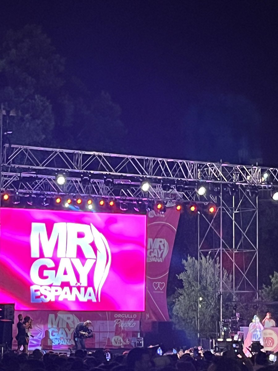 Toti9187's tweet photo. @RuthLorenzo en #plazaspaña!! De momento lo mejor…vaya organización… https://t.co/rMuIB1c0UJ