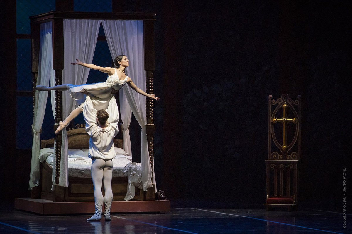TeatroArgentino's tweet photo. ¡Postales de anoche! ✨ Así pasó la segunda función de “Romeo y Julieta” en nuestra Sala Ginastera ✨.

👉¡Nos reencontramos hoy, a las 20, con una nueva presentación! 👏

#BalletEstable #OrquestaEstable #TeatroArgentino https://t.co/OPUPlZ1uNs