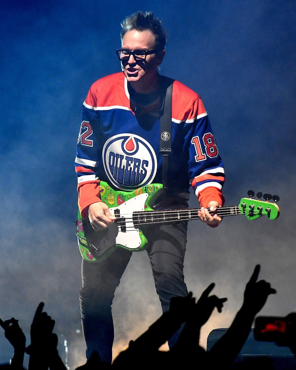 EdmontonOilers's tweet photo. We're Feeling This, @MarkHoppus 😍 https://t.co/NzY7rU1aAW