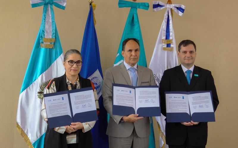 SCSPGT's tweet photo. #SalaDePrensa | El @GuatemalaGob, a través de la Comisión Presidencial de Gobierno Abierto y Electrónico (GAE), con apoyo de @PNUDGuatemala y @unicefguatemala, anunció la incorporación del país a la Alianza de Bienes Públicos Digitales #ABPD.
👇
https://t.co/EOvoytyCZk https://t.co/Pcc3JvJkQG