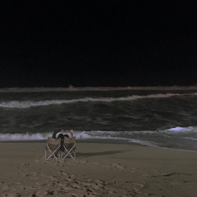 وأَسعدُ مافي العُمر لُقياك بالَّذي
 تُحِبُّ وإِن كـان اللِّقـاءُ ثـوانيا ♥️