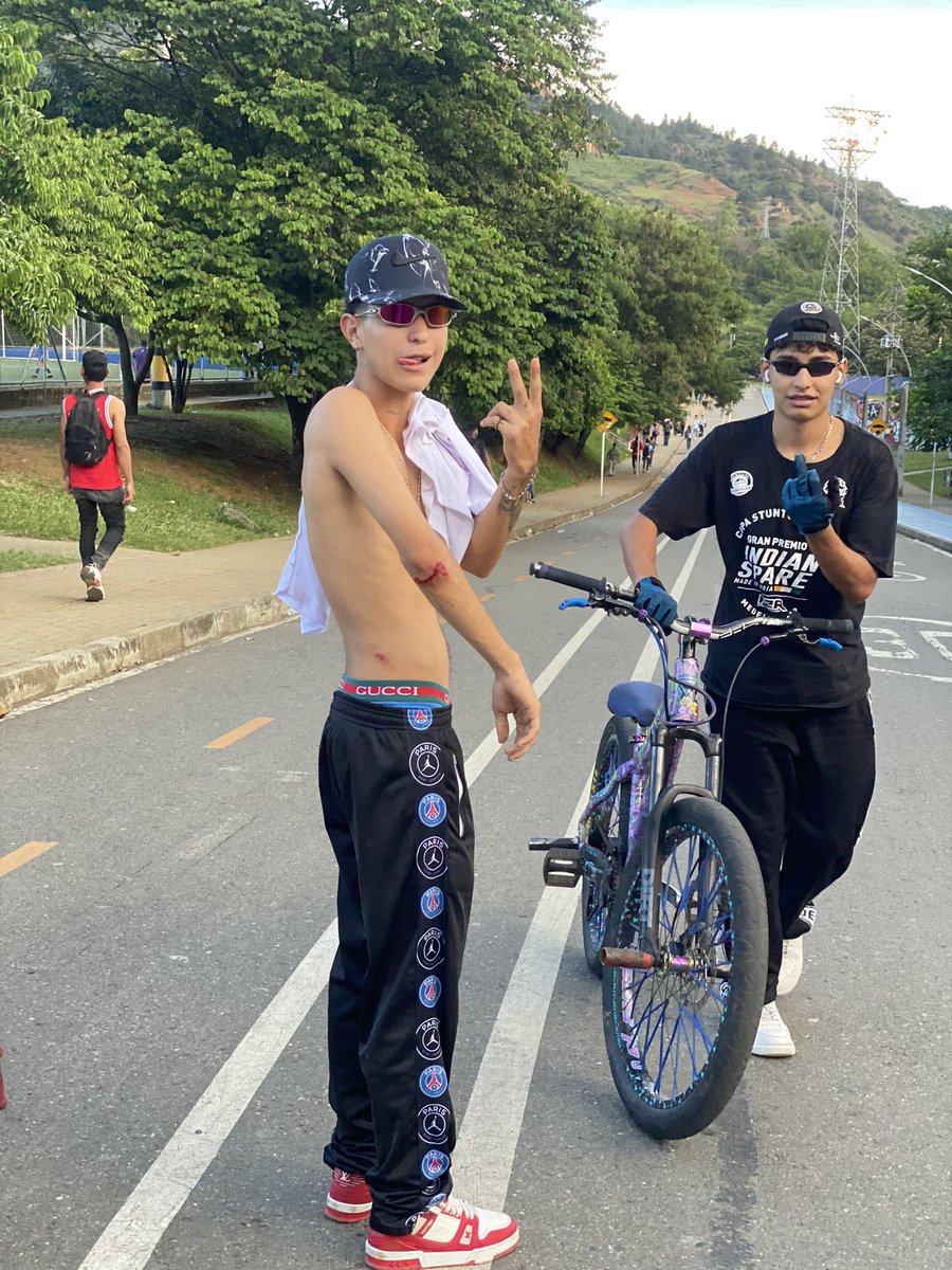 el_brihan_'s tweet photo. 🤪 https://t.co/gMDf1dSbGW