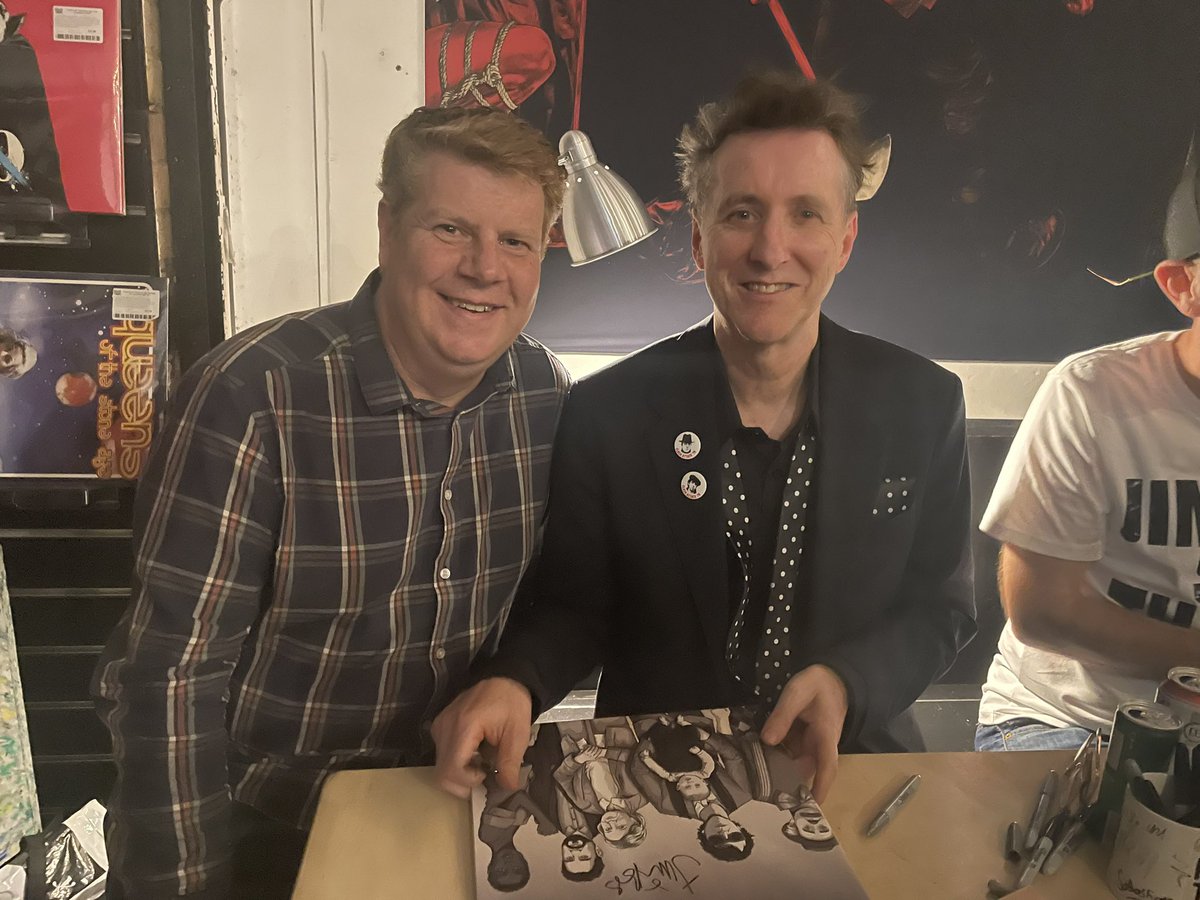 Sitdown_Jim's tweet photo. Great meeting @mrjimBob tonight at Rough Trade East. Sorry to everyone who was behind me in the queue 😉#thanksforreachingout https://t.co/3hDE0rjL45