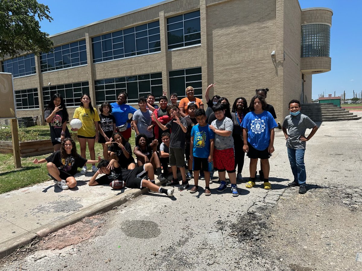 🌞📚✨ Thank you, familia, for joining us on our summer learning adventures! Wishing you a safe and restful summer break. See you soon for more exciting learning adventures! 💡🔬🚀 #SAISDfamilia #SummerLearning