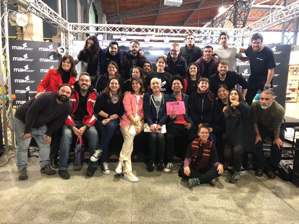 CaraballoCe's tweet photo. Gracias @MercadoMAM por dejarnos festejar tus 10 años con este divino grupo humano! Salú https://t.co/3LUiAbO9XN