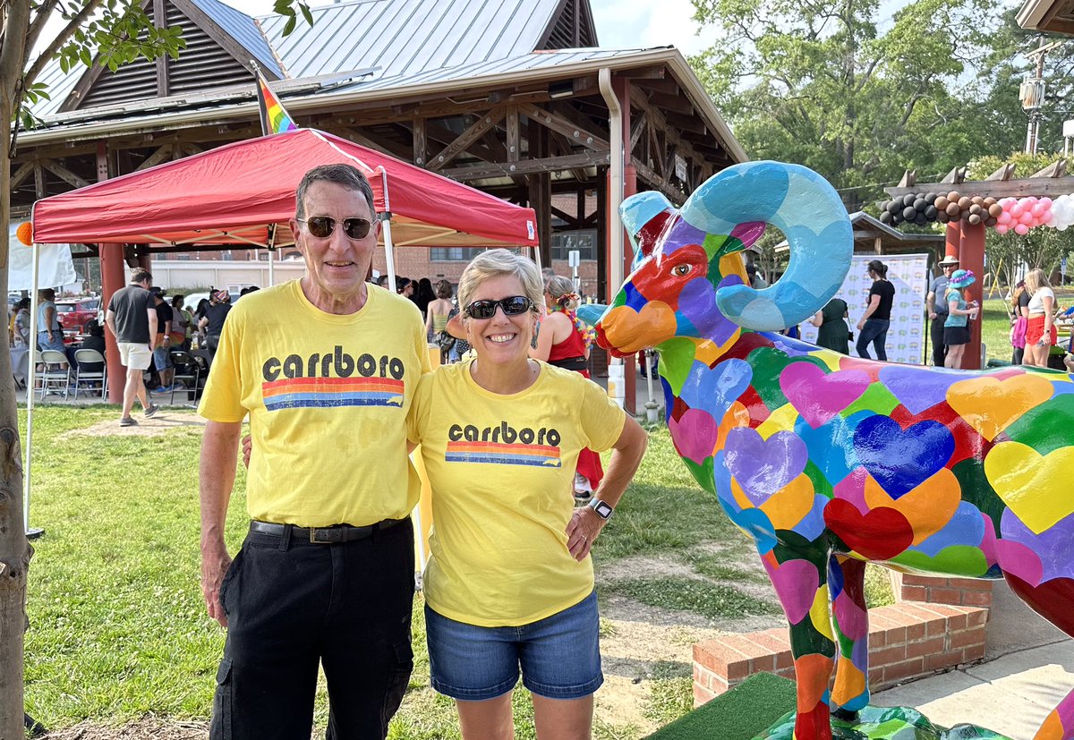lauripaolicelli's tweet photo. Thanks @aliciastemper for the photo of @StevenRayArtist and @lydialavelle at Carrboro’s #Pride2023 celebration @VisitNC https://t.co/Fce3Rh2GAM