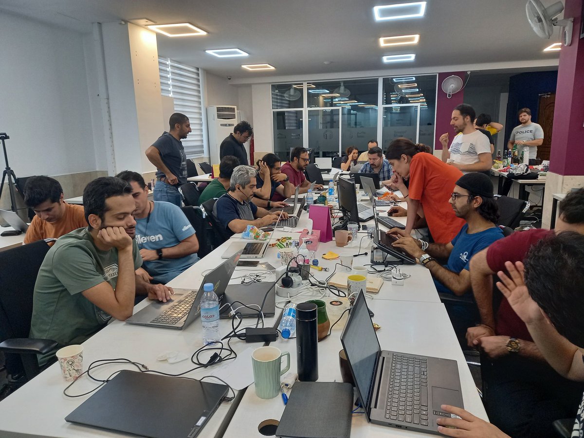 1agilist's tweet image. On Nov 2021, it seemed so challenging to be an independent platform from #SnappFood. It's done now and after 1 day of downtime, we are back successfully. Thank you all for being together in this success story. You are the best team that I had a chance to work with in my career