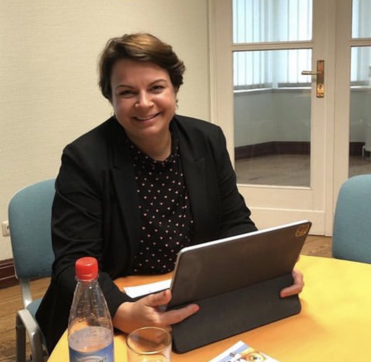 Sukses is wat gebeur nadat jy al jou teleurstellings oorleef het. Jy kry nie altyd waarvoor jy wens nie. Maar jy kry altyd waarvoor jy werk. Jy kry nie wilskrag nie, jy skep dit.