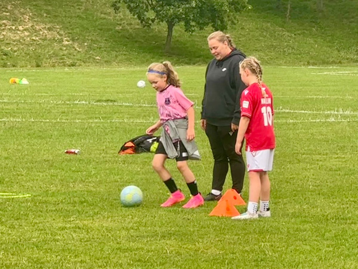 JenCPritch's tweet photo. Football Fridays, always room to improve #KeepGoing #hergametoo #girlsfootball #fridayfootball https://t.co/GDWz7V7HYF