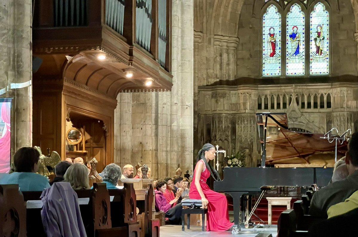 annemair11's tweet image. Wonderful evening watching Jeneba Kannen-Mason playing piano in Howden Minster as part of the Howdenshire Music Free concert series. She was just fabulous 🤩😍🎶@thekannehmasons @HowdenshireMus @HowdenMinster @EnglishHeritage #howden #ilovehowden
