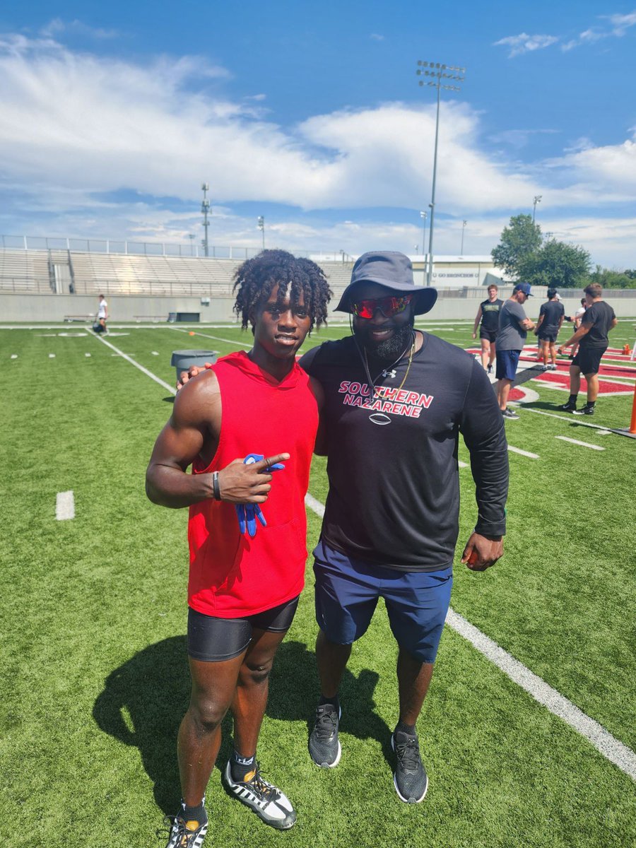 BraydenFucuals's tweet image. I had a great time today @SNUFootball !! I balled out and met some amazing Coaches💯
@IAMEPIC247 @wrhitlist @calvinldavis3 @dba_dfw @coachweltonj @toppreps @txtoptalent @coachcurtis42 @scan1ansports @ElevateSkillz
@Ant__Wallace @ericso1is
@Datcoachwest @jlovejr28 @CoachHada